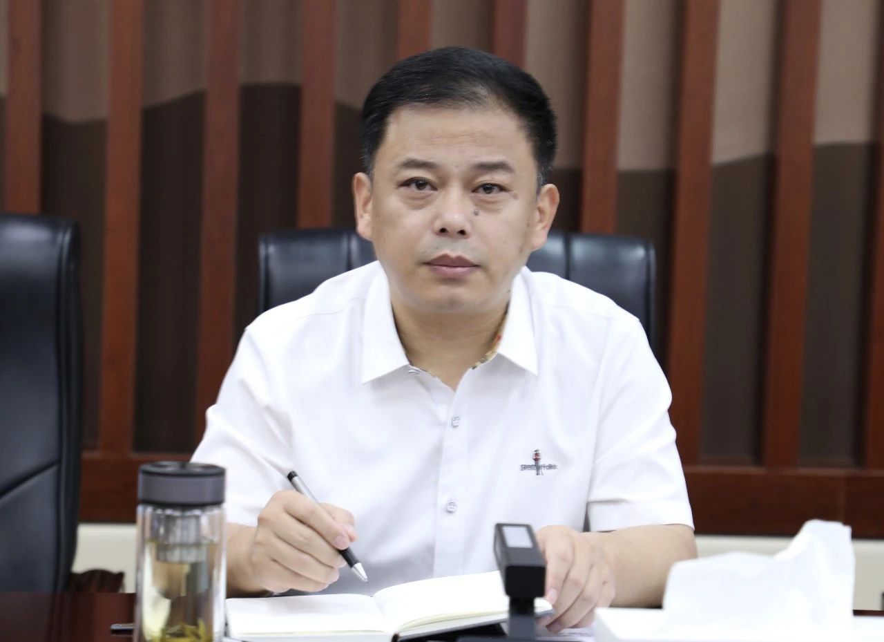 全面總結(jié) 系統(tǒng)部署——宏河集團(tuán)召開(kāi)2025 年第三季度安全工作會(huì)議暨7月份總經(jīng)理安全辦公1